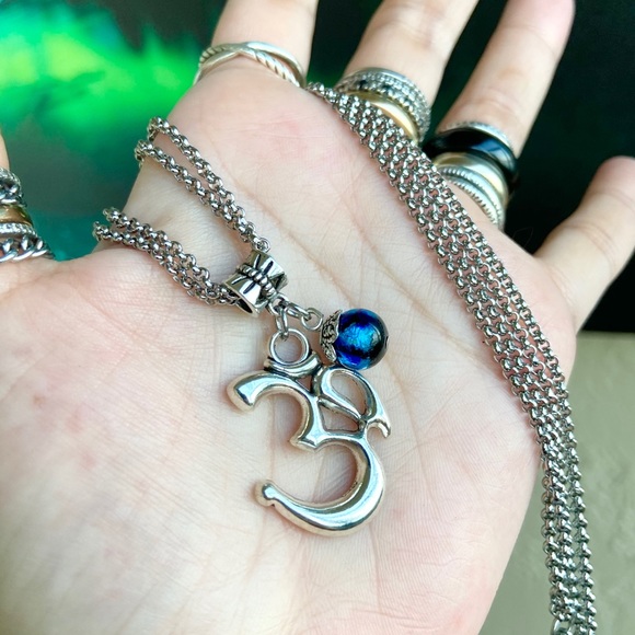 Double stainless steel chain om sign & lamp bead - Picture 4 of 12